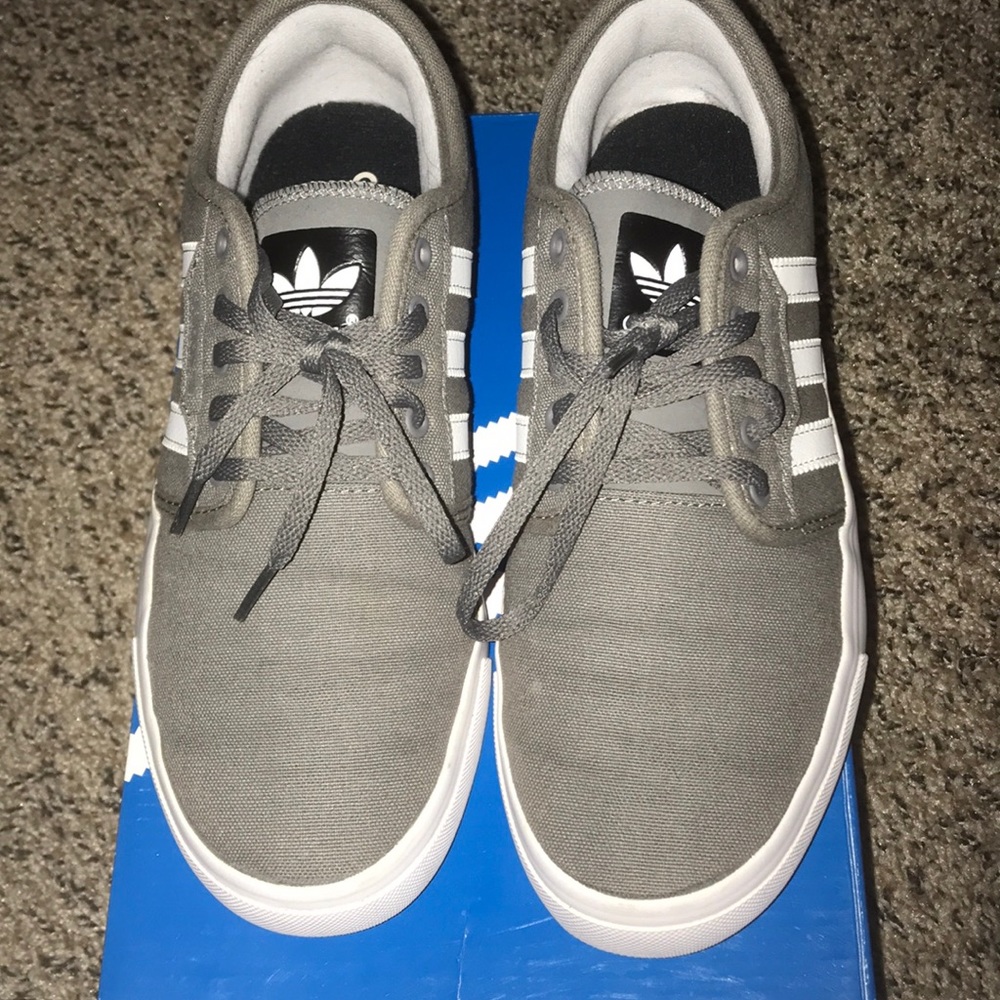 Adidas shoes (seeley canvas)